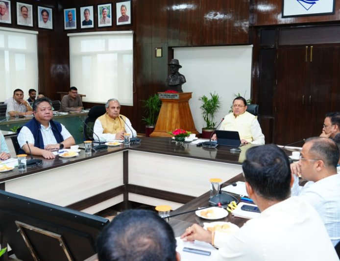 CM Helpline 1905: सीएम धामी ने शिकायतों के निस्तारण में ढिलाई पर दिए सख्त निर्देश