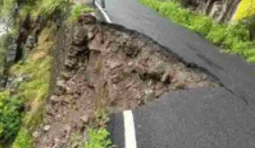 उत्तराखंड: टिहरी में बारिश का कहर, मोटर मार्ग की दीवार ढही; स्कूल भवन को खतरा