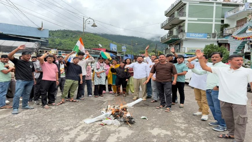 उत्तराखंड में पेपर लीक के खिलाफ जोरदार प्रदर्शन, केंद्रीय शिक्षा मंत्री के इस्तीफे की मांग