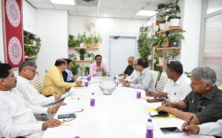 राजनैतिक दलों के साथ SIR पर बैठक: 24 लाख मतदाताओं को नोटिस, 15 लाख मामलों की सुनवाई संपन्न