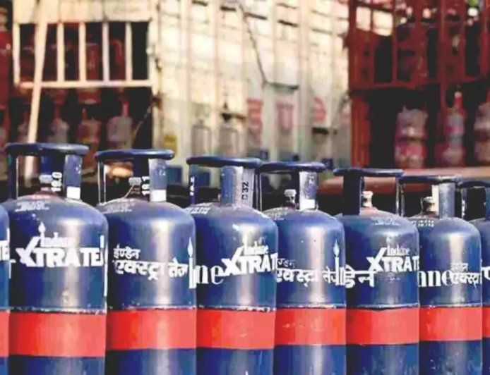 LPG सिलिंडर की कीमतों में कटौती: कमर्शियल सिलिंडर के नए रेट जानें