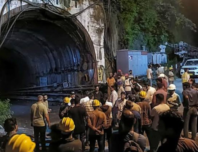 Chamoli Tunnel accident : चमोली में बड़ा हादसा, सुरंग धंसने से सात की मौत