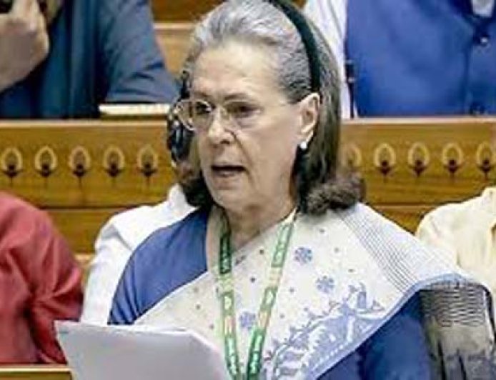 वंदे मातरम विवाद: सोनिया गांधी की बढ़ती मुश्किलें, गाजियाबाद कोर्ट में आई शिकायत