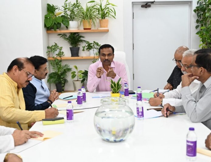 देहरादून: अपर मुख्य निर्वाचन अधिकारी की अध्यक्षता में सर्वदलीय बैठक, मतदाता सूची पुनरीक्षण पर चर्चा