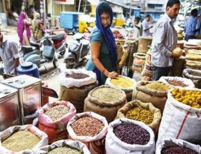 त्योहारी सीजन में अचानक महंगाई का प्रभाव: दाल-चावल और सब्जियों के दामों में उछाल