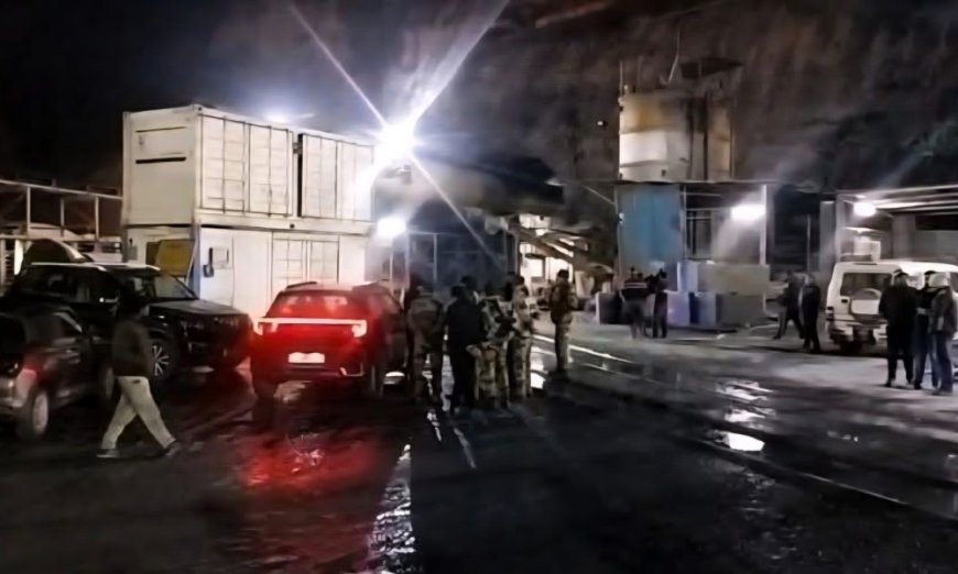 Chamoli Tunnel Accident : चमोली में बड़ा हादसा; VPHEP की निर्माणाधीन टनल में हुआ भूस्खलन; 18 मजदूर अंदर फंसे