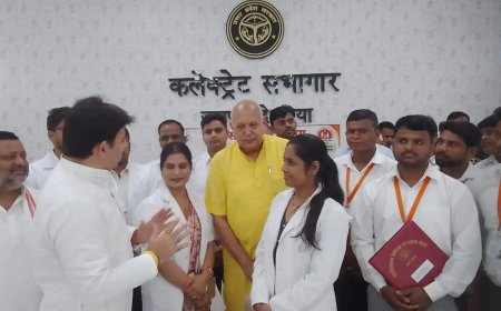 देवरिया में 13 अभ्यर्थियों को मिले नियुक्ति पत्र, कृषि मंत्री ने युवाओं को दी बधाई