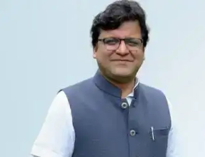 नाबालिग को शराब बेचने के मामले में लखनऊ की कंपोजिट दुकान पर कार्रवाई, सेल्समैन हटाया गया