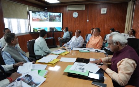 आयुष मंत्री मदन कौशिक ने की अस्पताल निर्माण कार्यों की समीक्षा, तेजी लाने के दिए निर्देश