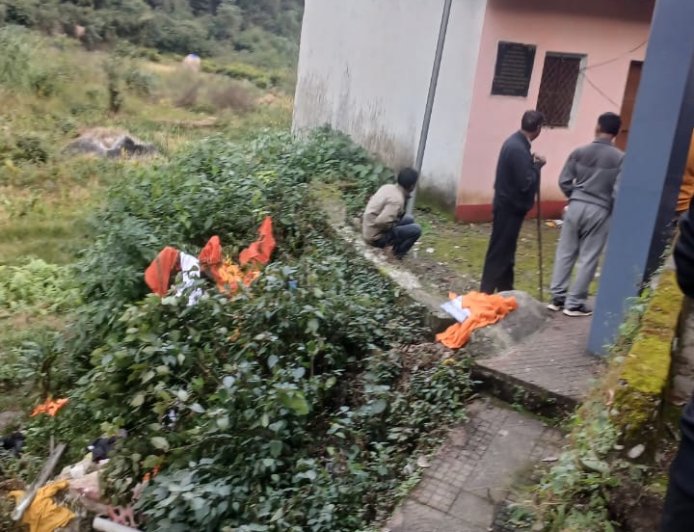 द्रप्रयाग: बैनोली के शिव मंदिर में साधु की हत्या, मंदिर में जमकर तोड़फोड़; ग्रामीणों ने संदिग्ध व्यक्ति को धर्मशाला में किया बंद